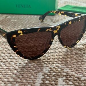 Bottega Veneta BV1018S 002 Havana Cat Eye 57mm Women’s Sunglasses